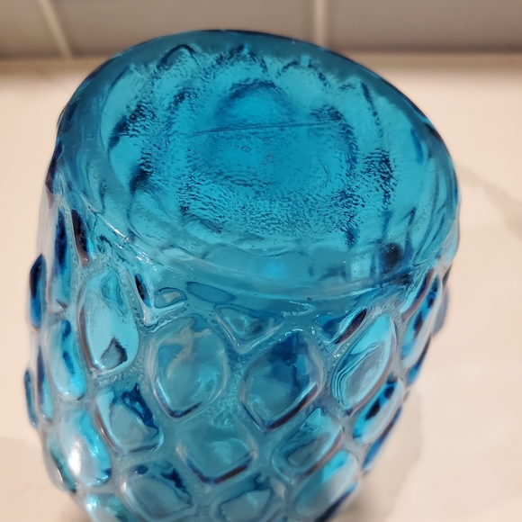 Vintage aqua blue pitcher, approximately 9 inches tall - Picture 7 of 8